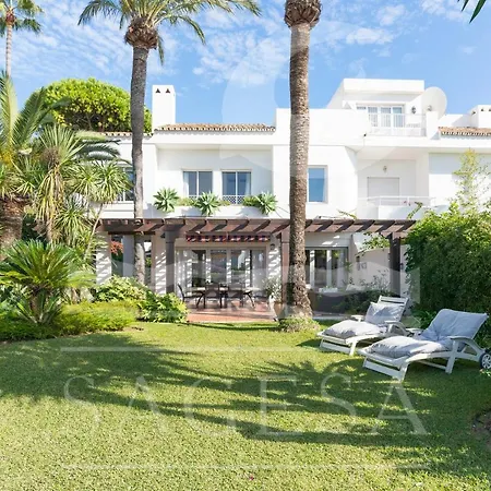 Jardines De Golondrinas Marbella