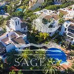 Jardines De Golondrinas Marbella