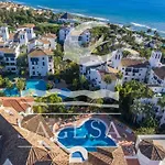 אתר נופש Jardines De Golondrinas מארבלה